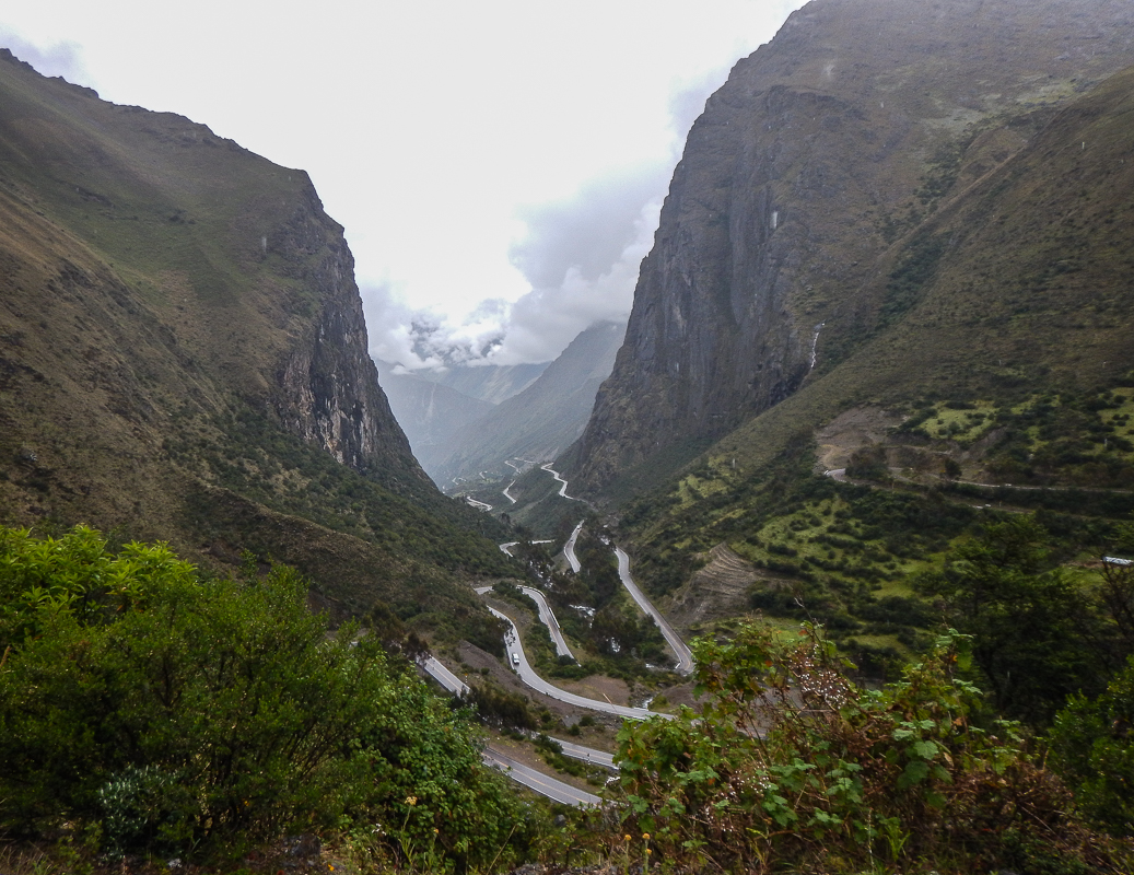 Awesomely curvey roads all throughout Peru